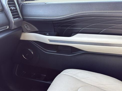 Used 2018 Ford Expedition Max Platinum image 21