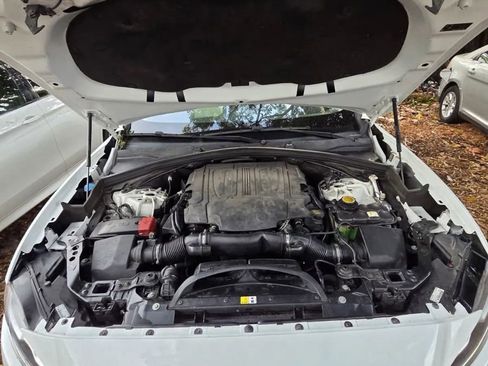 Used 2017 Jaguar F-PACE R-Sport image 3