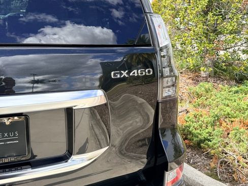 Certified 2023 Lexus GX 460 Premium w/ Accessory Package image 11