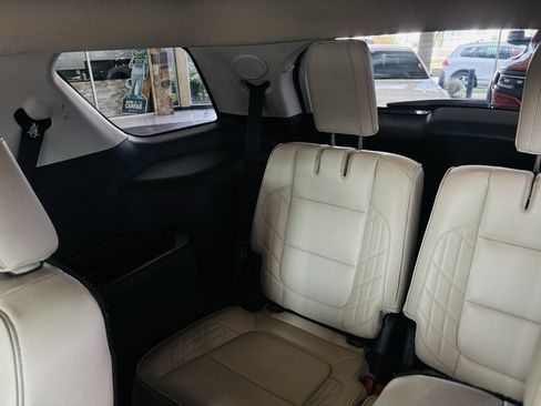 Used 2017 Ford Explorer Platinum AWD/4WD image 35