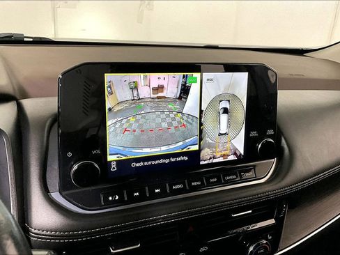 Used 2022 Nissan Rogue Platinum w/ Head-Up Display Package image 21