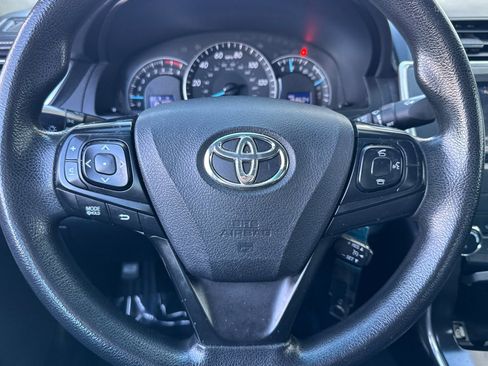 Used 2015 Toyota Camry LE image 15