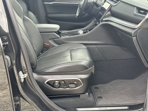 Used 2024 Jeep Grand Cherokee L Overland w/ Advanced Protech Group III image 14