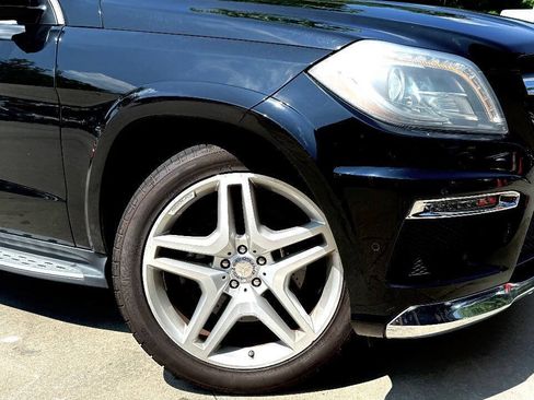 Used 2014 Mercedes-Benz GL 550 4MATIC image 3