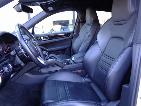 Used 2020 Porsche Cayenne image 9