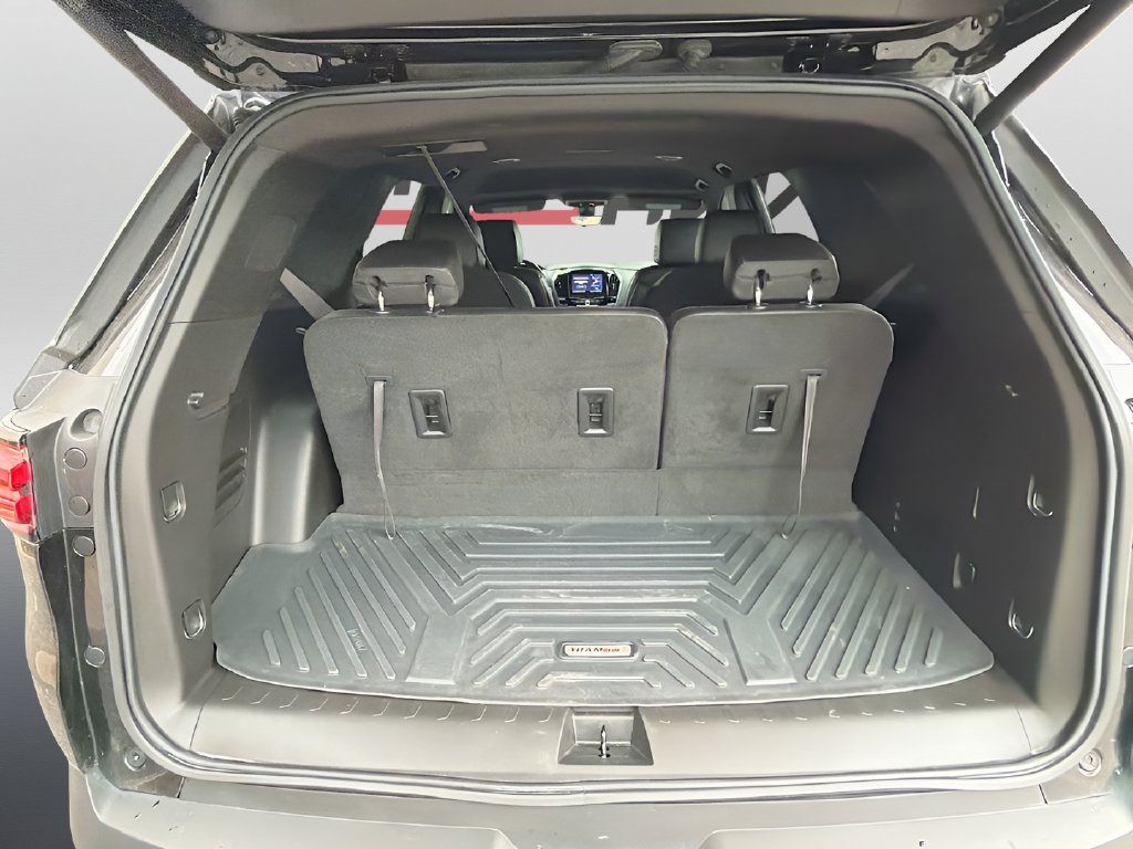 Used 2023 Chevrolet Traverse RS FWD image 27