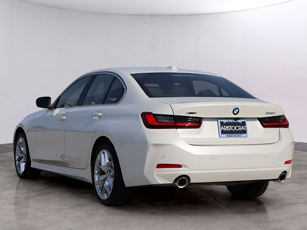 Used 2026 BMW 330i xDrive Sedan w/ Convenience Package AWD/4WD image 5