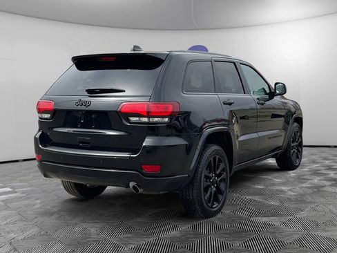 Used 2019 Jeep Grand Cherokee Altitude image 5