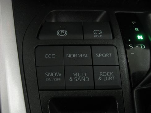 Used 2024 Toyota RAV4 LE image 16