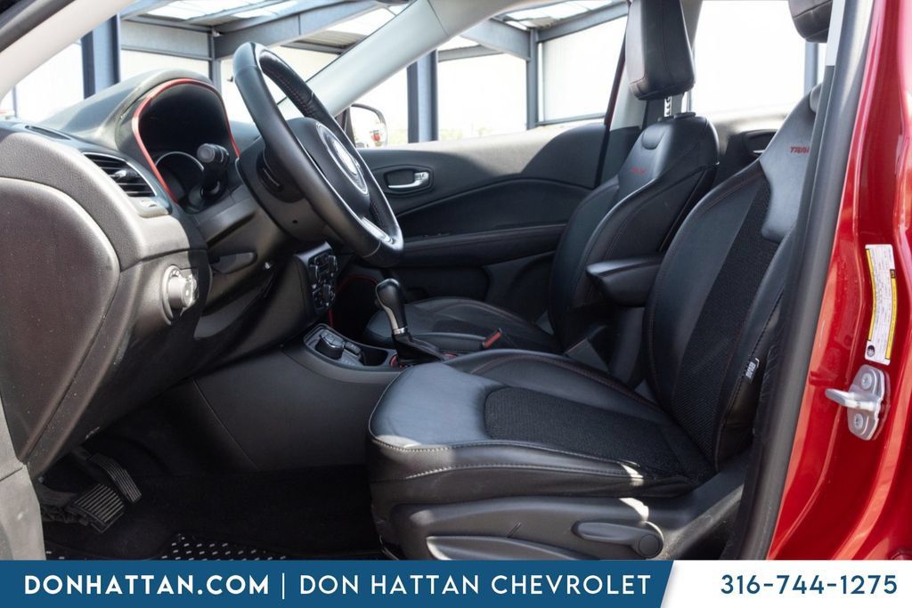 Used 2018 Jeep Compass Trailhawk w/ Cold Weather Group AWD/4WD image 4
