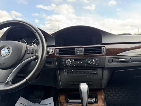 Used 2011 BMW 335i xDrive Sedan image 15