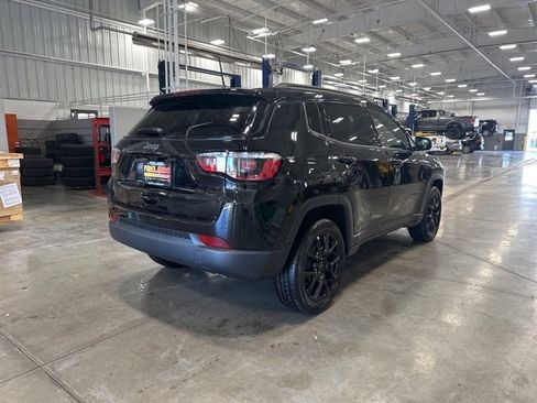 New 2025 Jeep Compass Latitude w/ Sun & Sound Group image 9