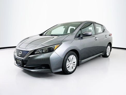 Used 2022 Nissan Leaf S FWD image 3