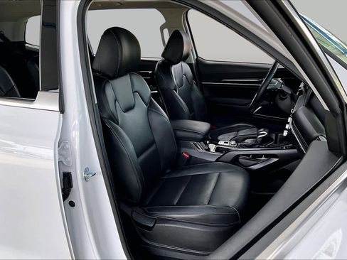 Used 2025 Kia Telluride S FWD image 9