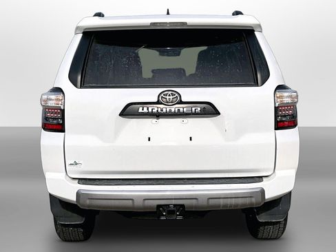 Used 2024 Toyota 4Runner TRD Off-Road Premium image 4