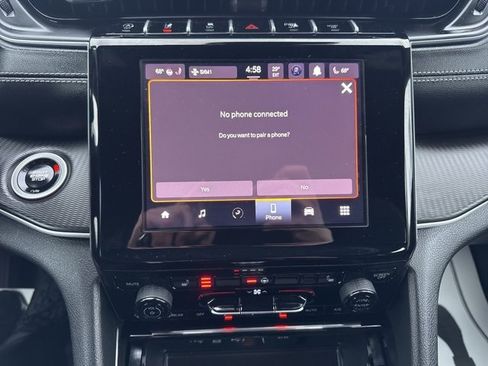 Certified 2025 Jeep Grand Cherokee Laredo w/ Luxury Tech Group I image 23