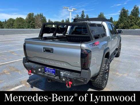 Used 2022 Toyota Tacoma TRD Off-Road AWD/4WD image 9