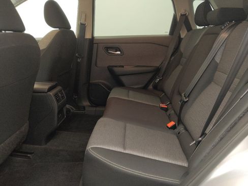 Used 2023 Nissan Rogue SV AWD/4WD image 18