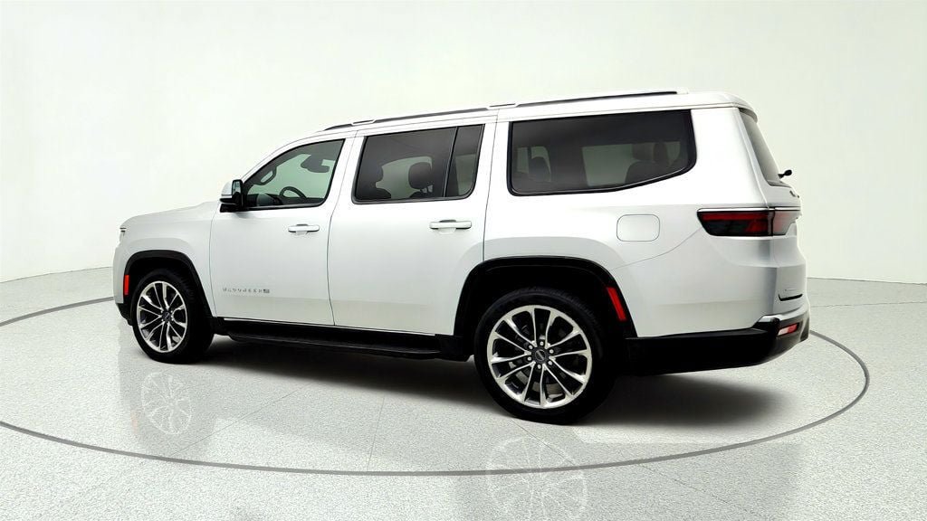 Used 2022 Jeep Wagoneer Series II w/ Premium Group I AWD/4WD image 7