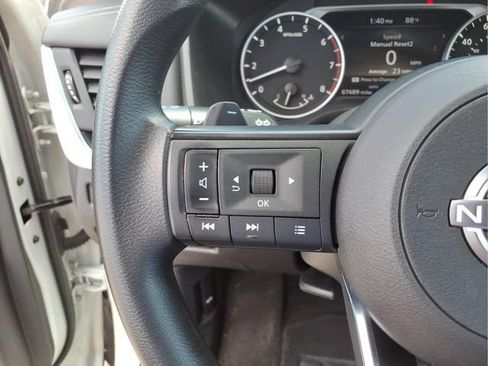 Used 2023 Nissan Rogue S AWD/4WD image 16