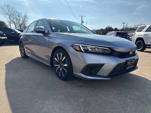 Used 2024 Honda Civic EX image 3