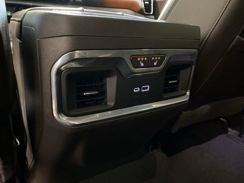 Used 2022 GMC Sierra 1500 Denali w/ Denali Reserve Package image 18