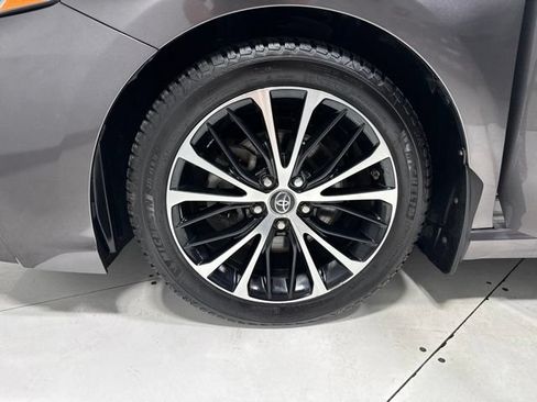Used 2019 Toyota Camry Hybrid FWD image 9