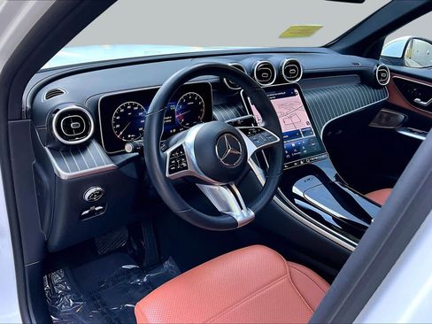 Used 2023 Mercedes-Benz GLC 300 4MATIC image 17