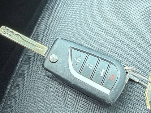 Used 2025 Toyota Corolla LE FWD image 20