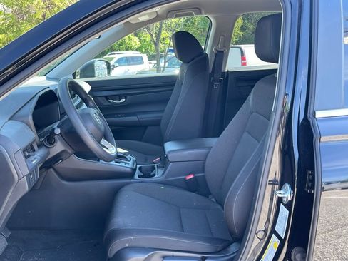 Used 2025 Honda CR-V LX image 9