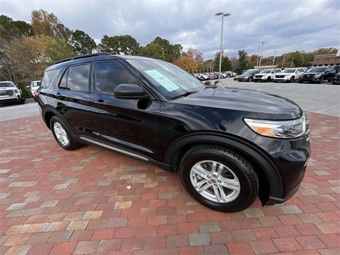 Used 2022 Ford Explorer XLT w/ Equipment Group 202A image 38