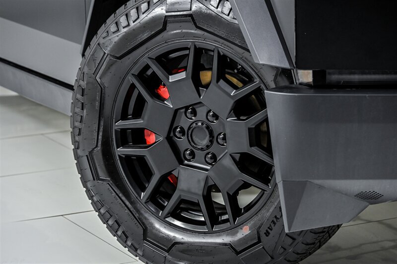 Used 2024 Tesla Cybertruck Cyberbeast AWD/4WD image 3