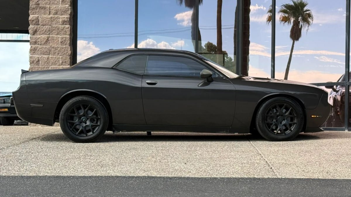 Used 2013 Dodge Challenger R/T RWD image 15