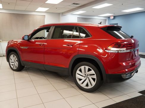 Used 2021 Volkswagen Atlas Cross Sport SE w/ Panoramic Sunroof Package image 8