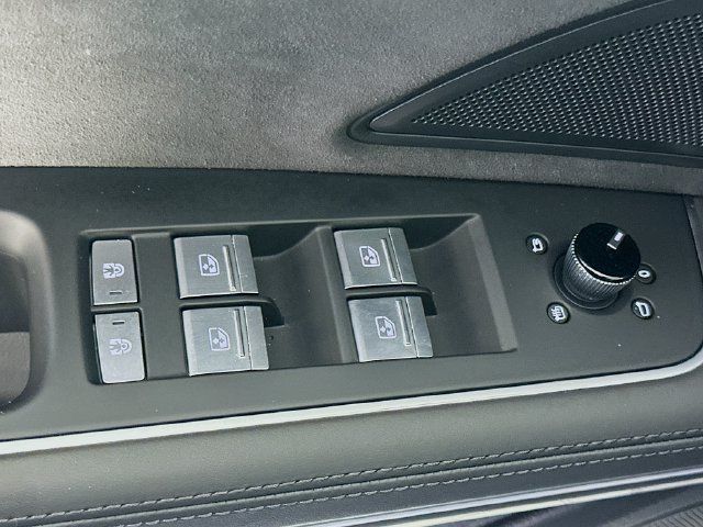 Used 2025 Audi A8 L 3.0T AWD/4WD image 18