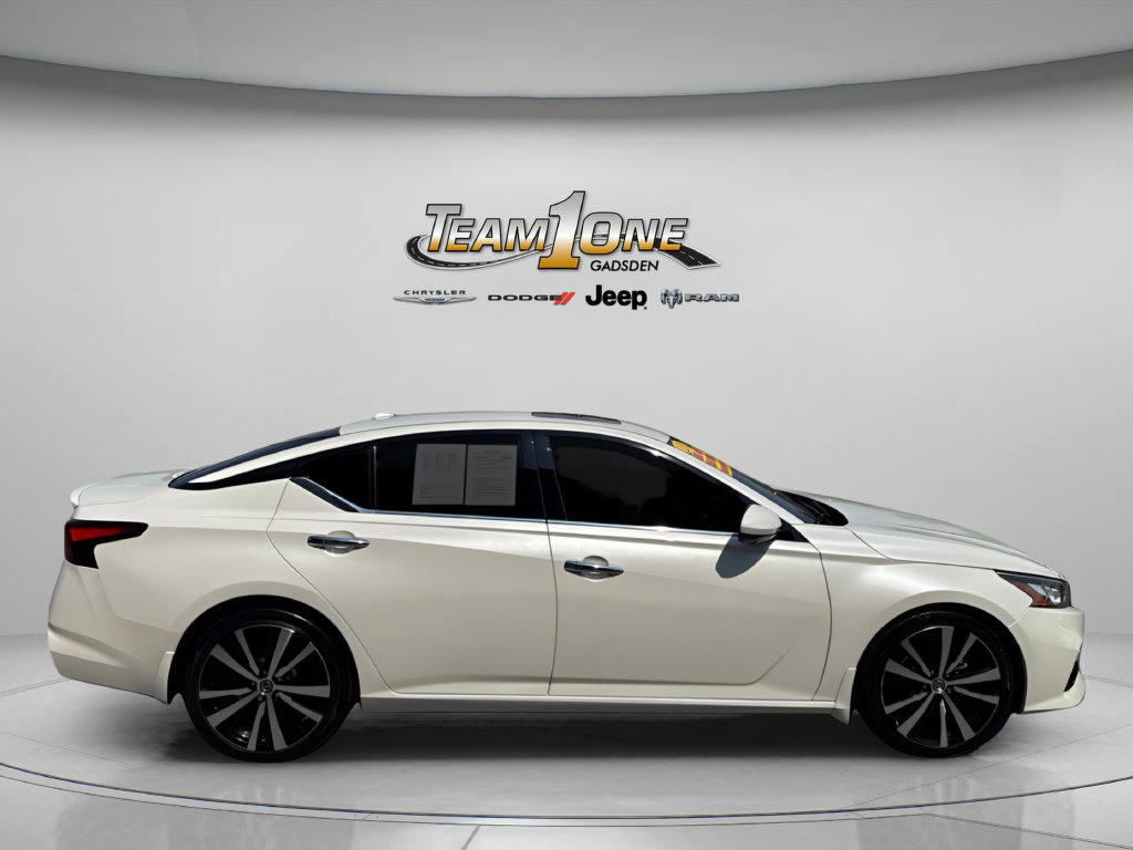 Used 2020 Nissan Altima 2.0 Platinum FWD image 9