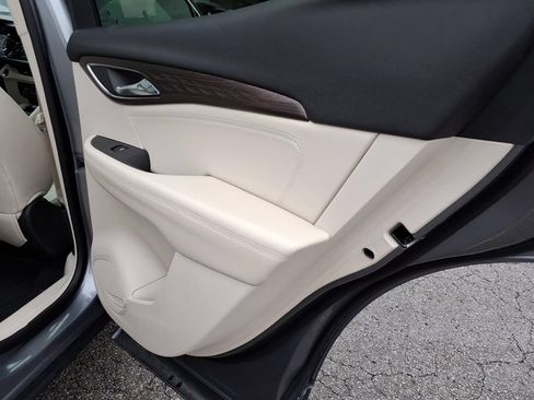 Used 2021 Buick Envision Avenir w/ Technology Package II FWD image 14