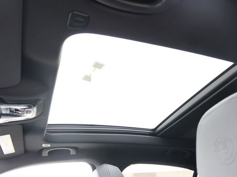 New 2025 Alfa Romeo Stelvio Sprint image 18