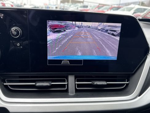 Used 2025 Chevrolet Trax RS w/ Sunroof Package image 18