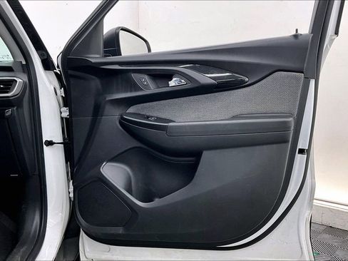 Used 2023 Chevrolet TrailBlazer LS image 23