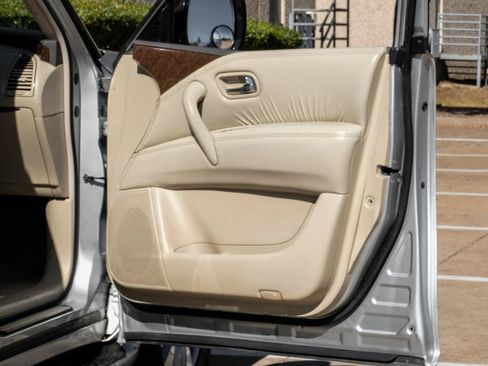 Used 2016 INFINITI QX80 2WD w/ Driver's Assistance Package image 47