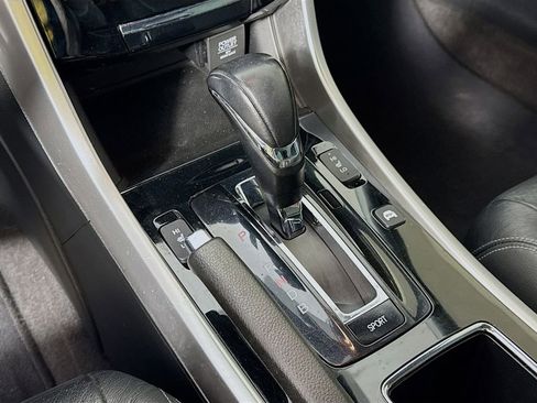 Used 2017 Honda Accord Touring image 21