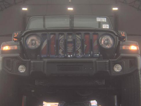 Used 2020 Jeep Wrangler Unlimited Sahara AWD/4WD image 3
