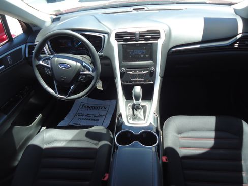 Used 2015 Ford Fusion SE FWD image 10