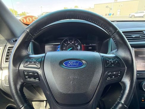 Used 2016 Ford Explorer XLT w/ Equipment Group 202A AWD/4WD image 16
