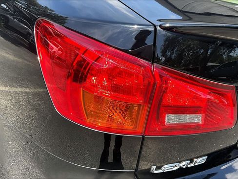 Used 2007 Lexus IS 250 w/ Premium Pkg RWD image 28