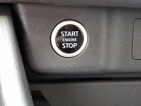 Used 2023 Nissan Rogue SV AWD/4WD image 23