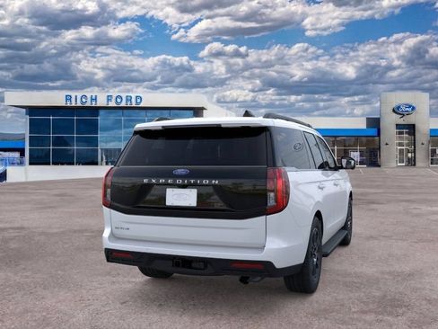 New 2025 Ford Expedition Active AWD/4WD image 8