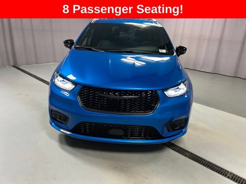 New 2026 Chrysler Pacifica Select w/ S Appearance Package FWD image 2
