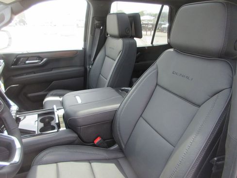 New 2026 GMC Yukon Denali image 11